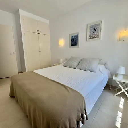 Vinci Almadraba Apartment Roses